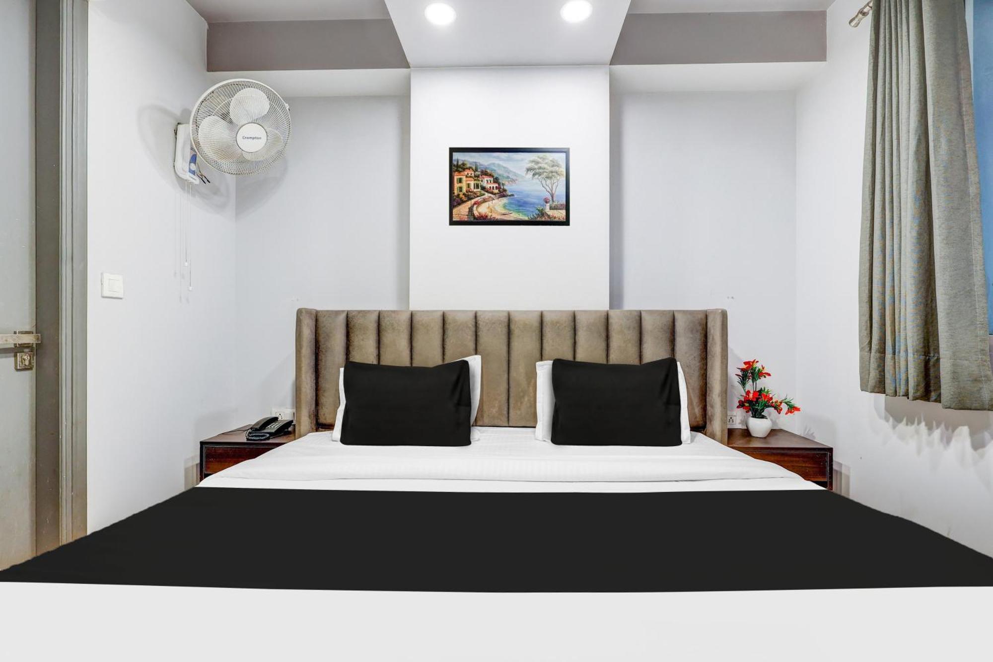 Super Collection O Shalimar Bagh Hotell Delhi  Exteriör bild