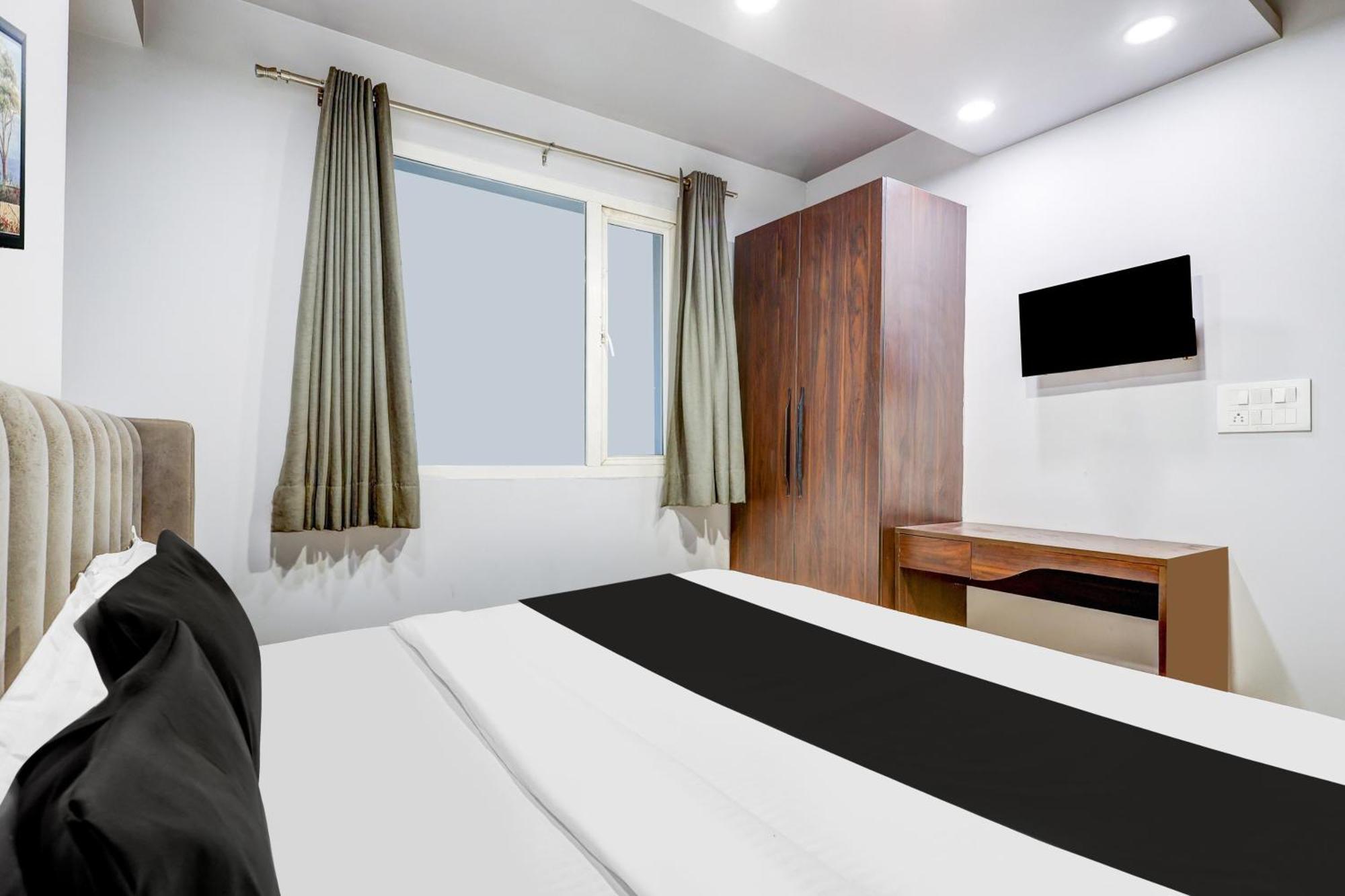 Super Collection O Shalimar Bagh Hotell Delhi  Exteriör bild