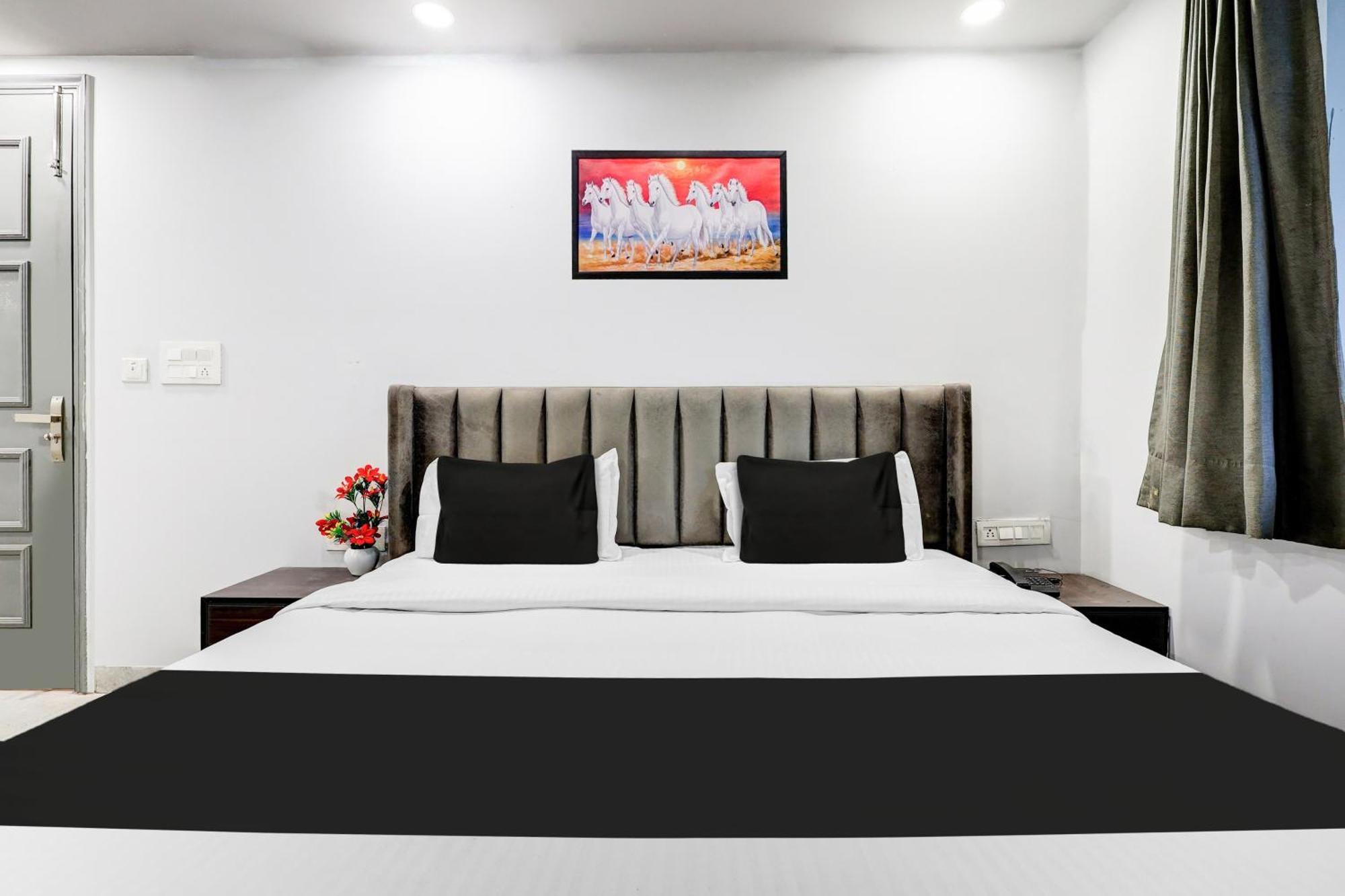 Super Collection O Shalimar Bagh Hotell Delhi  Exteriör bild